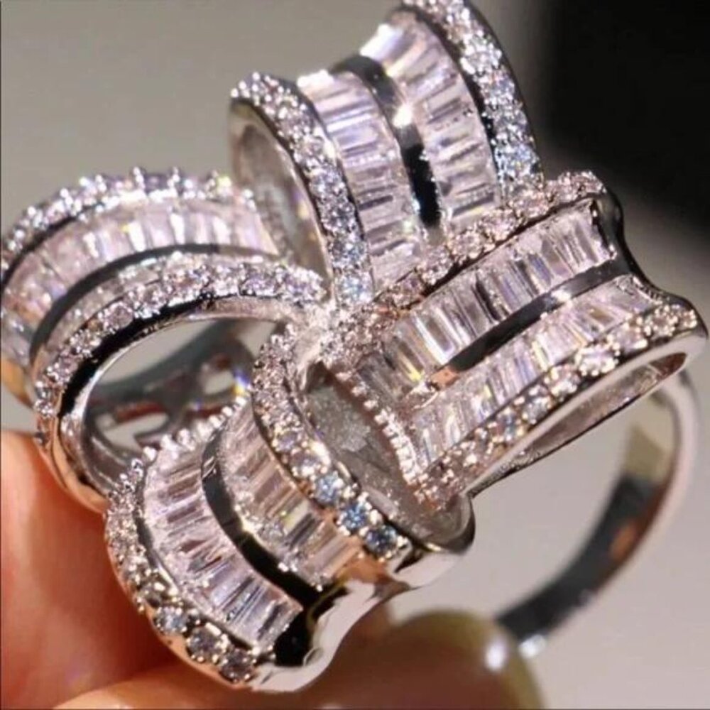 NEW 925 STERLING SILVER DIAMOND RING, CUTE RING, SHINY RING. - Picture 2 of 3